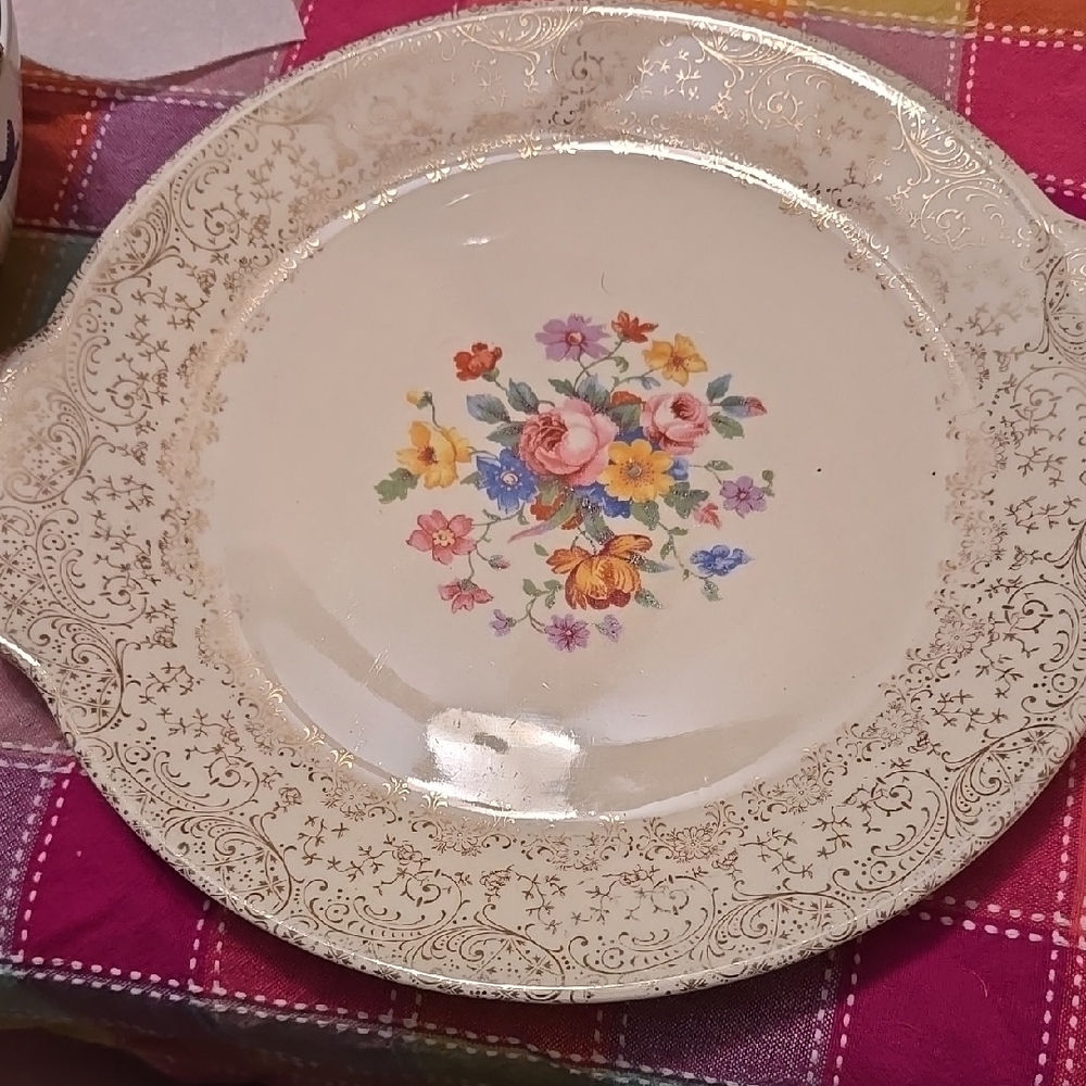 Vintage Royal Heirloom By Royal USA Floral Cream Dinner Plate